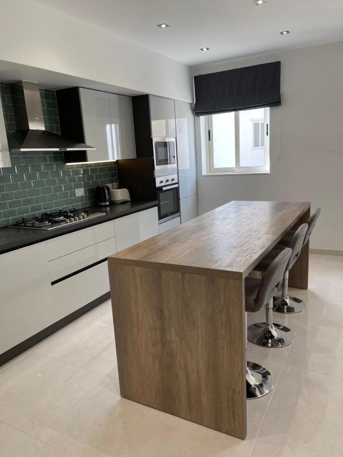 Sunset Modern Apt Near The Beach Birżebbuġa Bagian luar foto