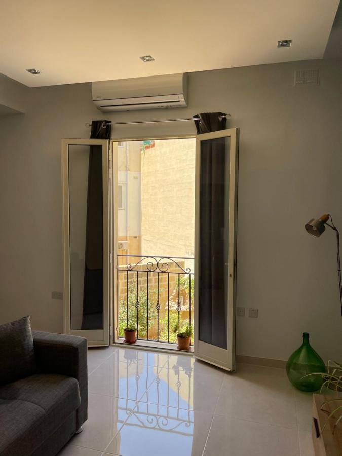 Sunset Modern Apt Near The Beach Birżebbuġa Bagian luar foto